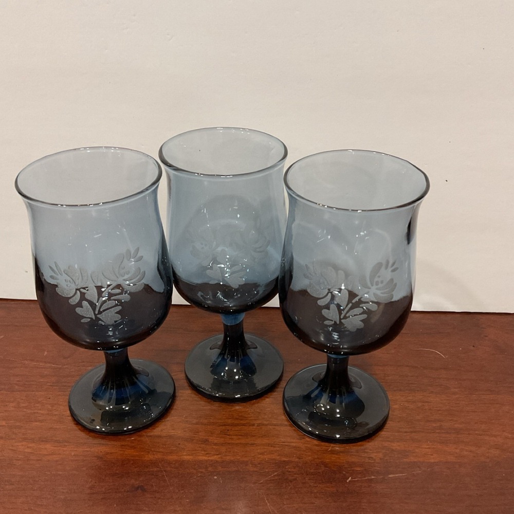 Pfaltzgraff Blue Floral Decorated Glass Goblets Set of 3, 8 oz